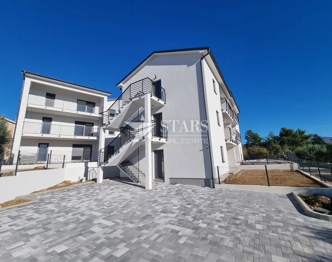 Otok Krk, Čižići 2S+DB stan u novogradnji - cover