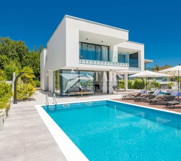 Opatija, Veprinac - villa s bazenom, garažom i pogledom na more - cover