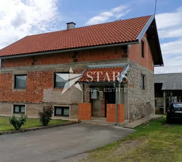 Josipdol , Oštarije - Predivna novouređena kuća s velikom okućnicom i mirnom lokacijom - cover