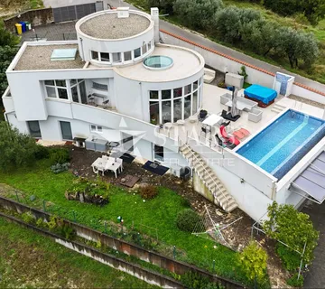 Istra, Momjan – Luksuzna vila s bazenom - cover