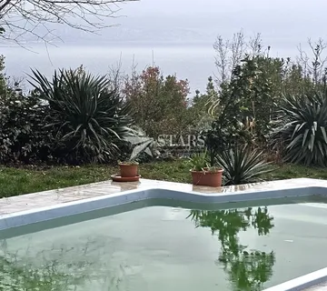 Opatija, Oprić, etaža - dva stana, bazen, pogled na more - cover