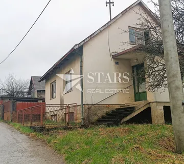 Ogulin - Starija kuća nedaleko od  jezera - cover