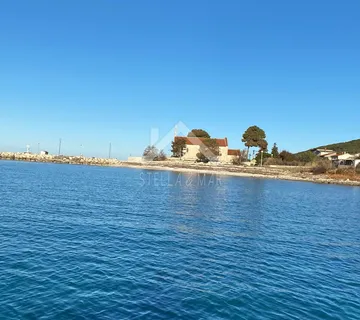 Građevinsko zemljište 2. red do mora - Premuda - cover