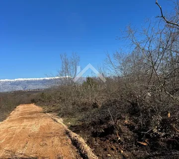 PRILIKA Građevinsko zemljište 1200m2 blizina Zadra - Lovinac, Poličnik