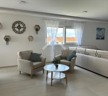 Penthouse sa jacuzzijem, moderna gradnja - Privlaka