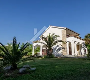 Apartmanska kuća, velika okućnica 80m do mora - Privlaka - cover