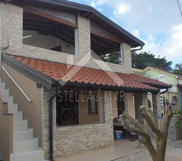 Prekrasna kuća sa 4 stana, blizina centra - Vir - cover