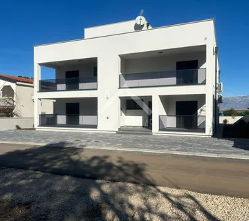 Trosoban apartman sa pogledom na more - Vir