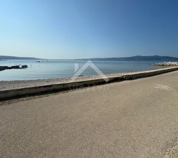 Jednosobni apartman prvi red uz more- Sukošan