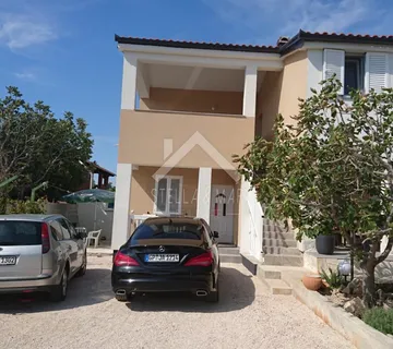 Kuća sa tri stana, NOVOGRADNJA - Vir