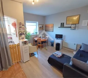 Dvosobni stan sa pogledom na more - Istra, Peroj - cover