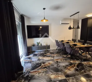 Trosobni apartman, namješten, Novogradnja - Vir