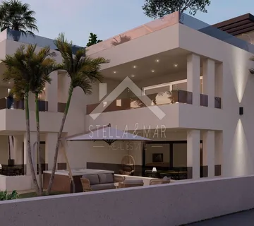 Penthouse sa krovnom terasom, pogled na more - Privlaka