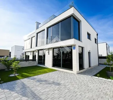 Kuća sa bazenom, 4 spavaće sobe, pogled - Privlaka, Zadar
