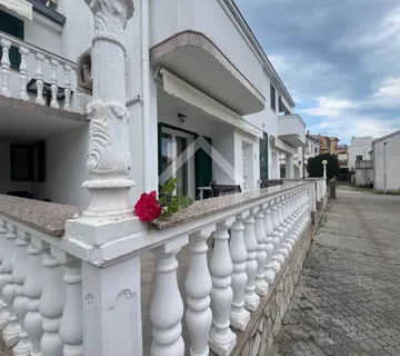 Jednosobni apartman sa prostranom terasom -  Vir - cover