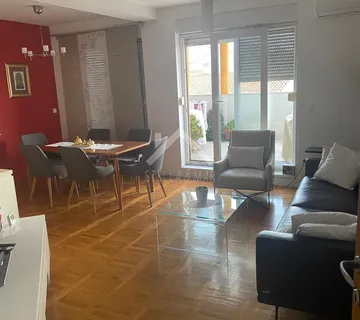 Stan sa tri spavaće sobe, namješten, pogled - Petrići, Zadar