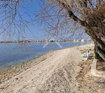 Građevinsko zemljište - južna strana Vir