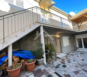 Kuća sa dva stana, 200m do mora i centra - Veli Iž - Veli Iž, Zadar