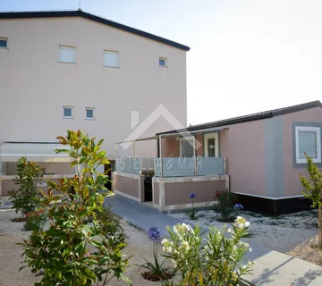 Apartman sa 3 pomoćna objekta i bazenom - Privlaka - cover