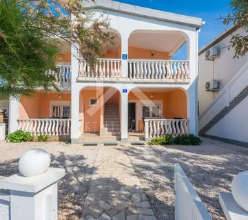 Apartmanska kuća prvi red do mora - Vir - cover