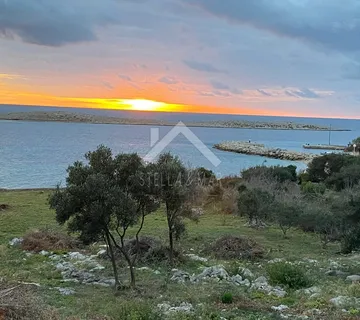 Građevinsko zemljište 1. red do mora - Premuda - Premuda, Zadar