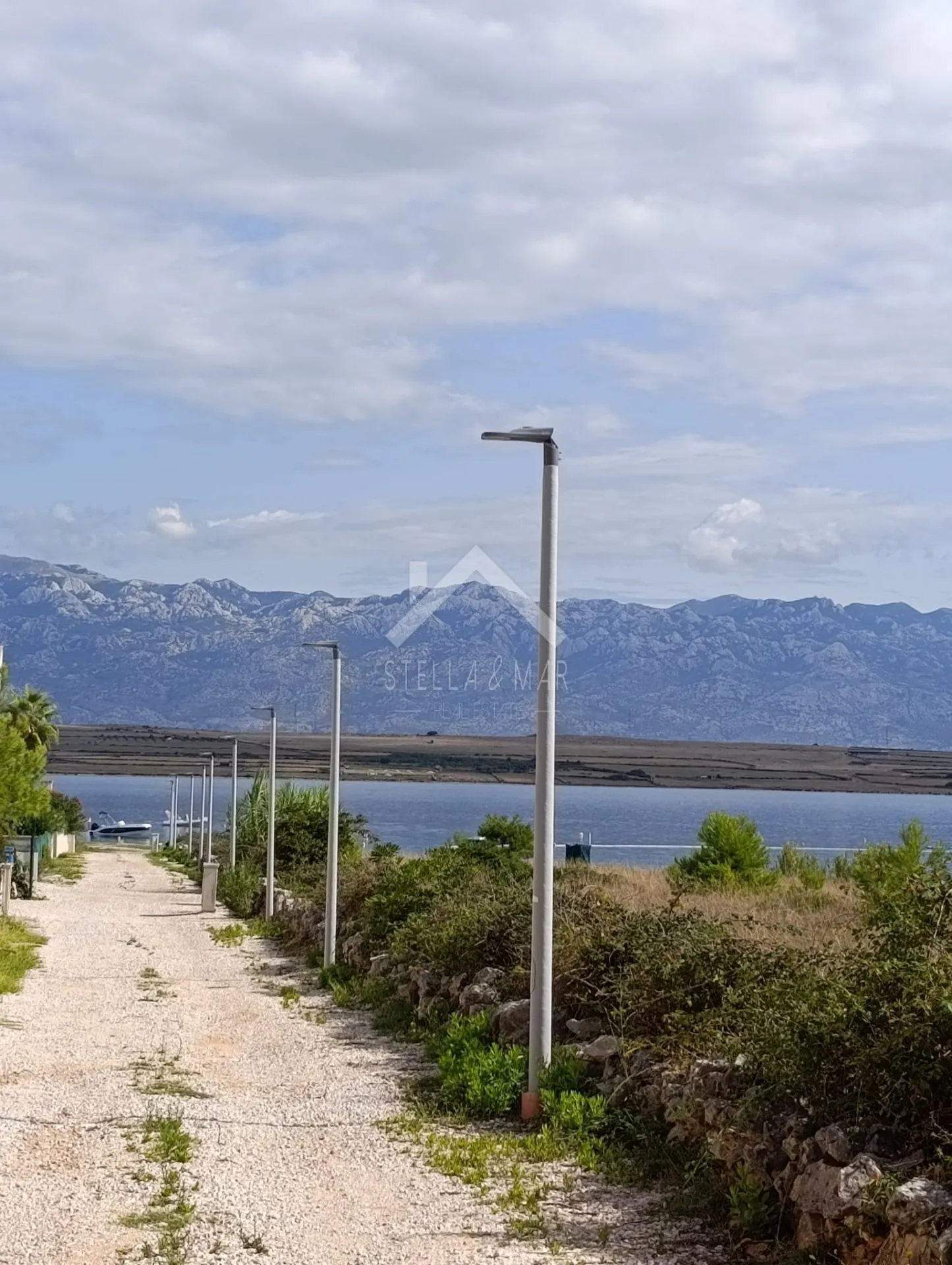 Trosoban stan 200m do mora - Vir - cover