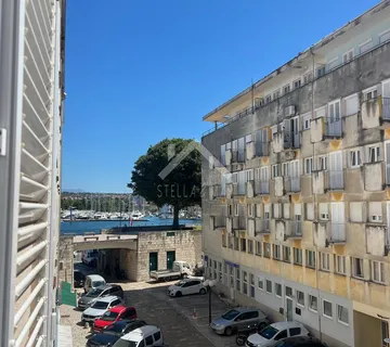 Renoviran, osvijetljen, komforan stan u centru - Poluotok, Zadar - cover