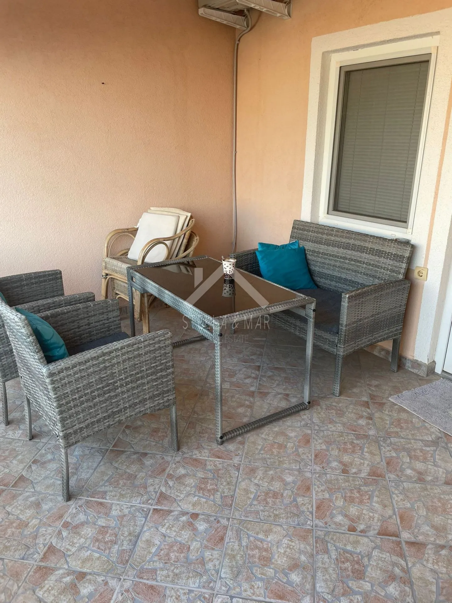 Dvosobni apartman, blizina mora - Vir  - cover