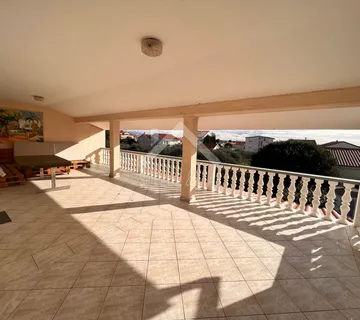 Dvojna kuća sa 3 apartman u centru Vira - Vir  - cover