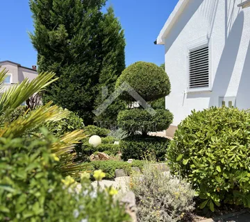 Prekrasna prizemnica, 250m do mora - Vir  - cover