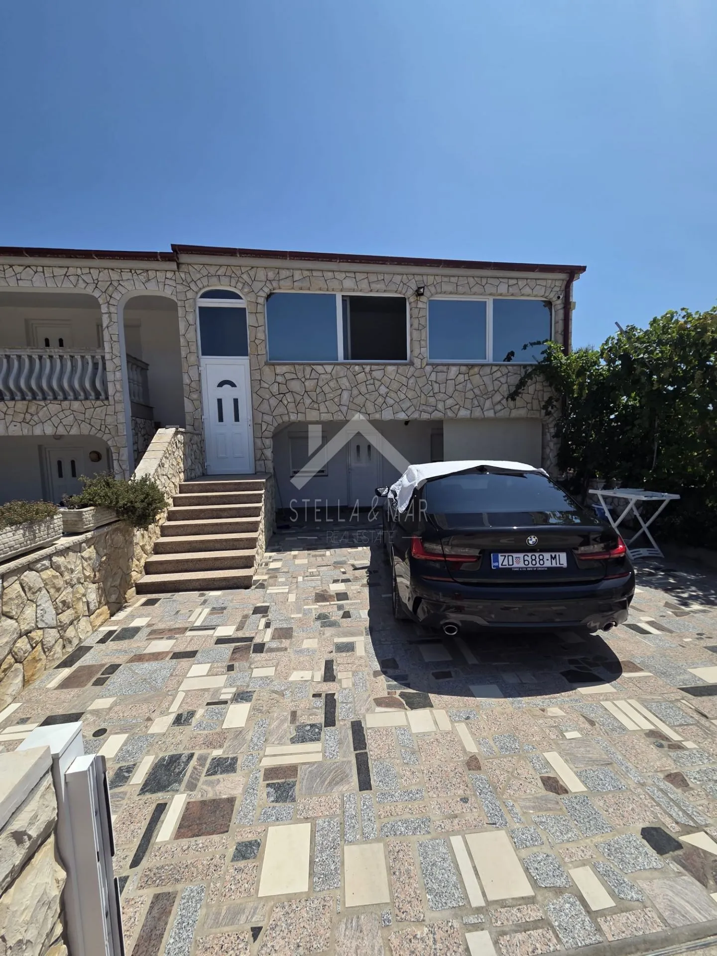 Dvosobni apartman - Vir  - cover