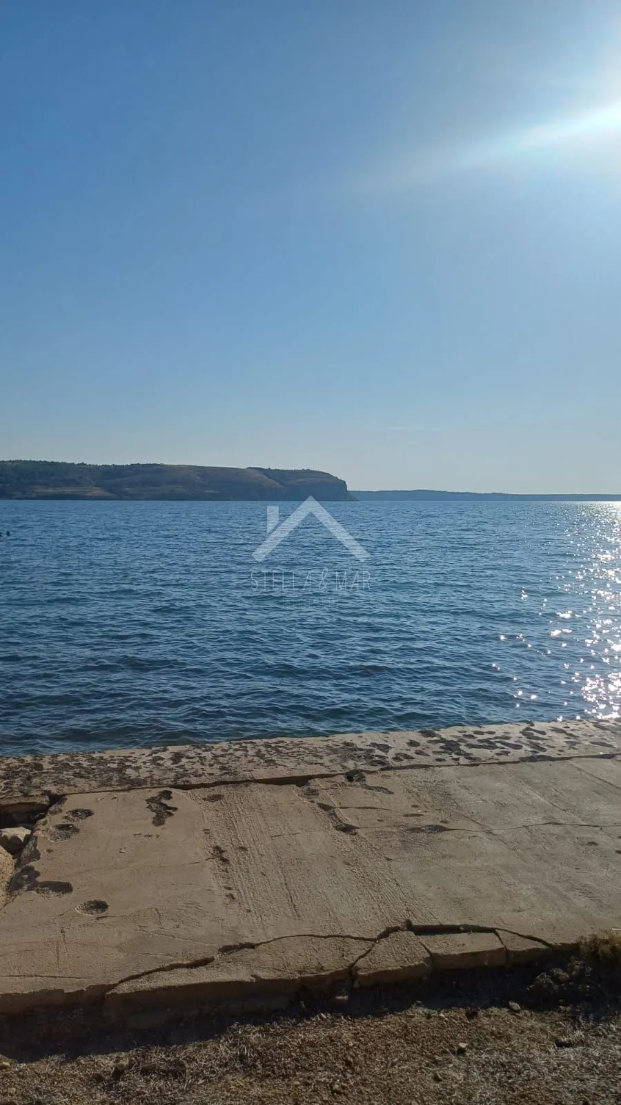 Kuća i zemljište prvi red uz more -  Rtina - cover