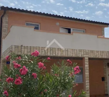 Kuća sa dva apartmana - Vir - cover