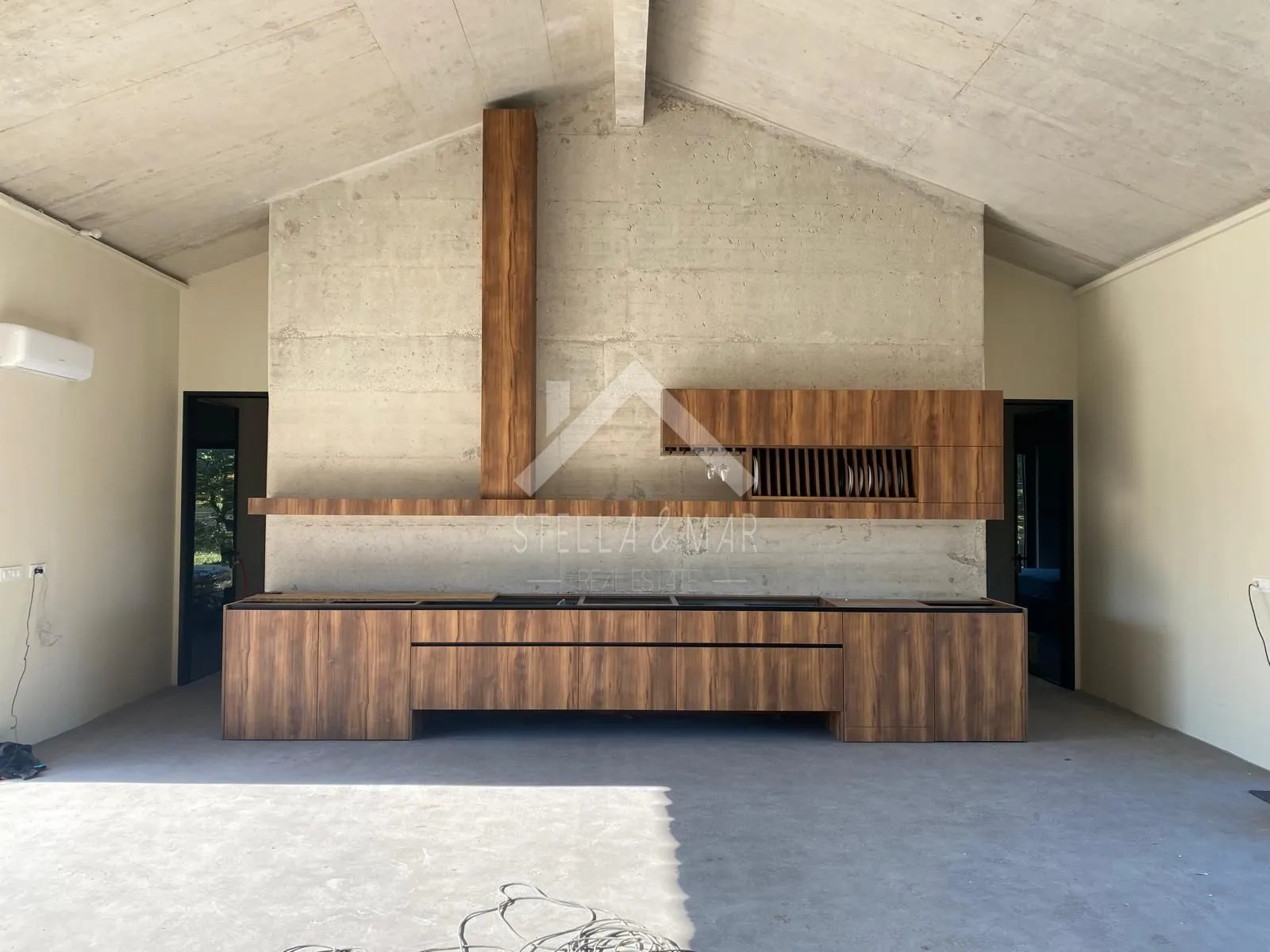 EKSKLUZIVNA KAMENA VILLA dizajnerski interijer - Poljica, Zadar - cover