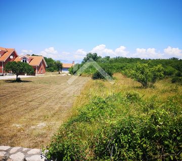 Građevinsko zemljište, moguća gradnja 4 stana - Nin - cover