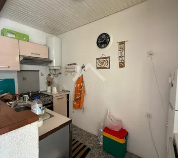 Obiteljska kuća sa garažom, južna strana - Vir  - cover
