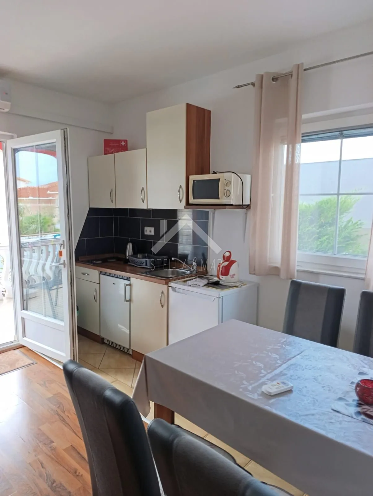 Dvosoban stan 150m do mora, južna strana - Vir - cover