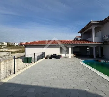 Prekrasna kuća sa bazenom - Rtina - cover