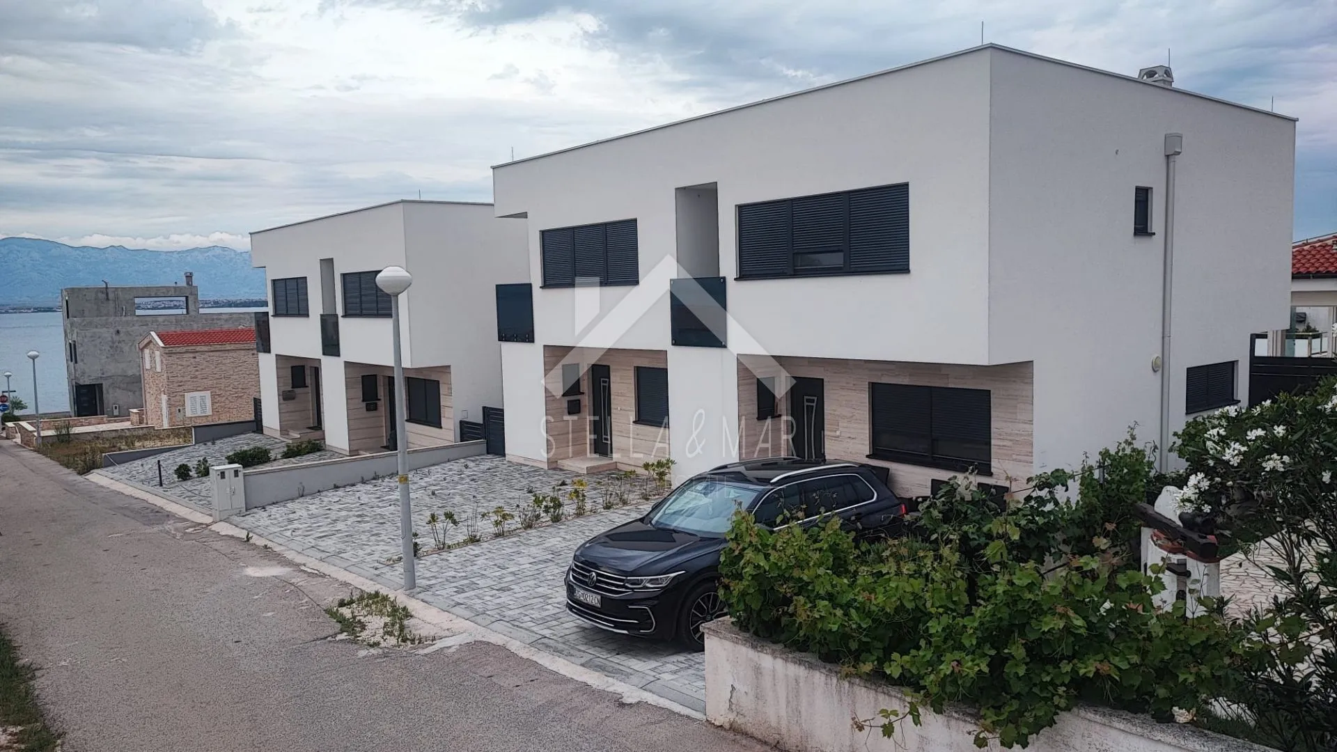 Prekrasna kuća u nizu, pogled na more - Vir  - cover