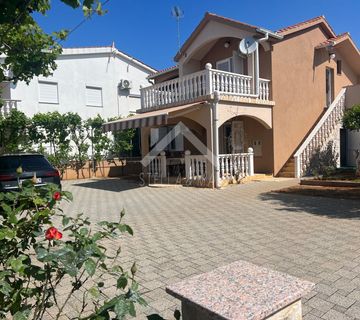  REZERVIRANO  Kuća sa 3 Apartmana - Vir  - cover