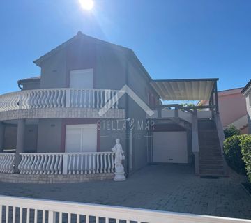 Jednosobni apartman, pogled na more - Vir  - cover