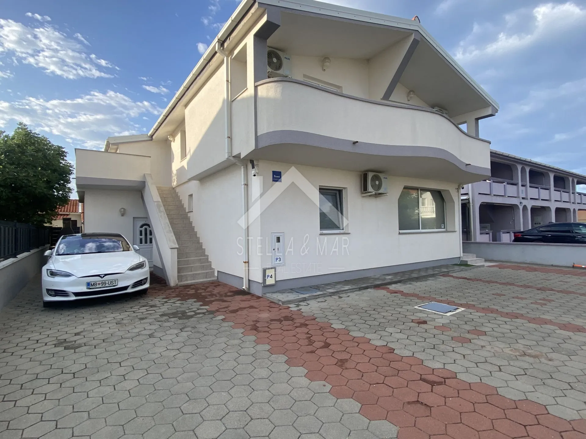 Prizemlje kuće sa dvorištem - Vir - cover