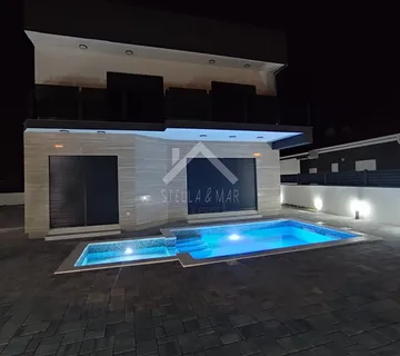 Prekrasna Villa sa bazenom, Novogradnja - Vir  - cover