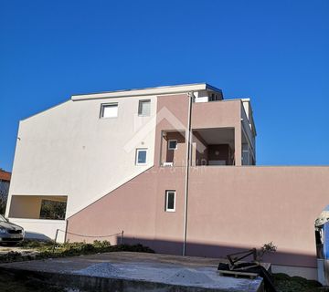 Apartmanska kuća, novouređena, pogled na more - Vir - cover