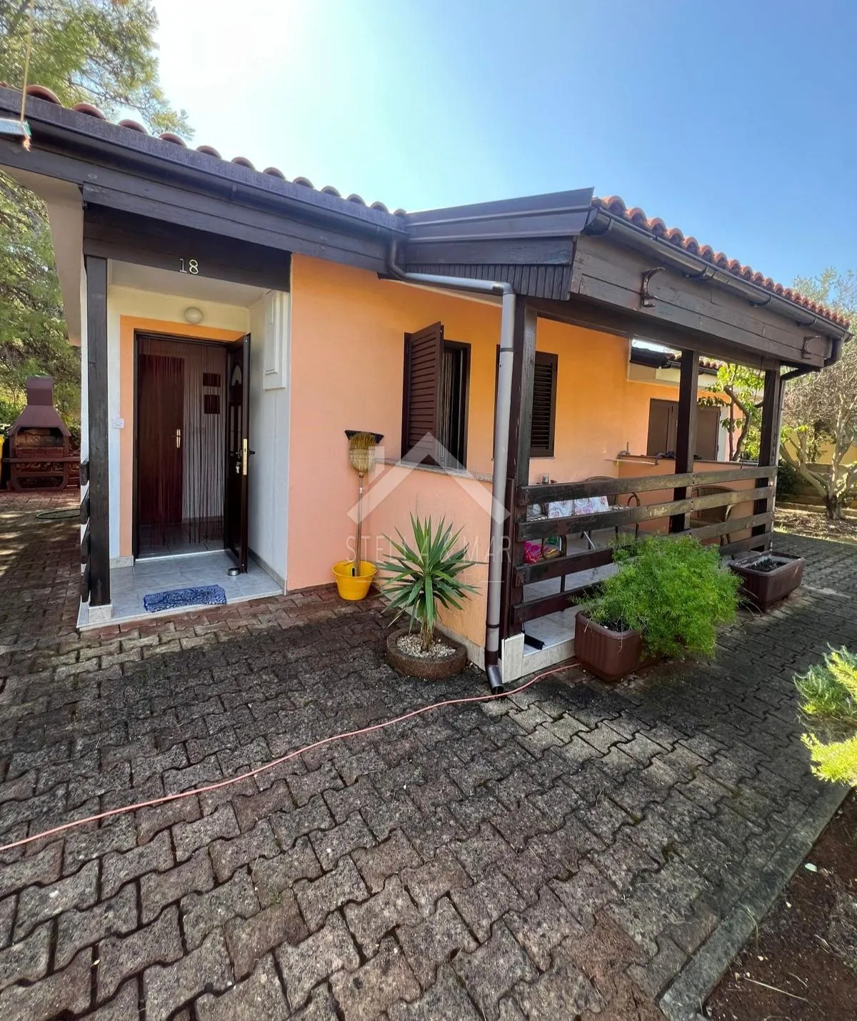 Dvije prizemnice, zemljište 555m2 - Vir - cover