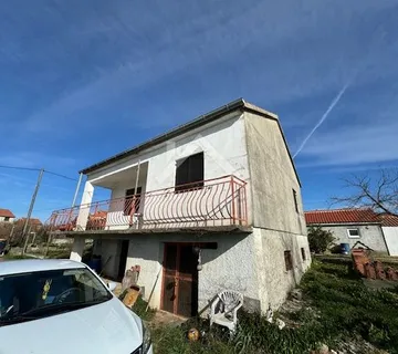 Kuća u Murvici sa velikom okućnicom - Murvica - Murvica, Poličnik