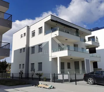 Penthouse sa pogledom na more Centar- Vir - cover
