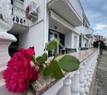 jednosobni apartman, pogled na more - Vir  - cover