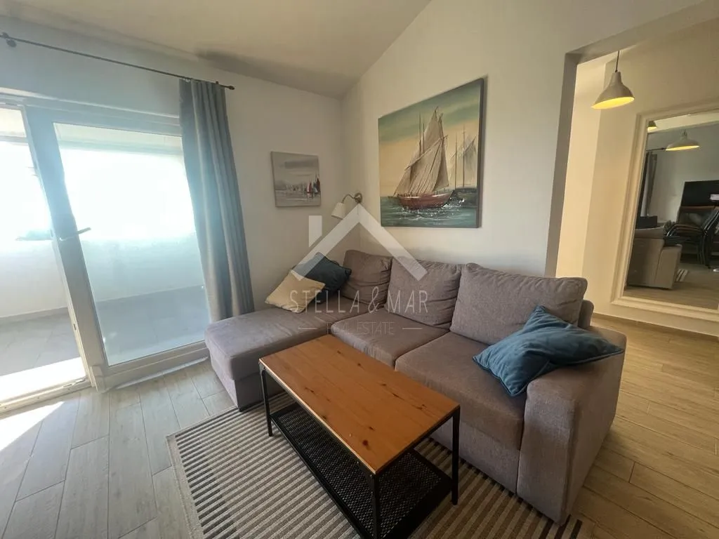 Trosobni apartman sa pogledom na more - Vir  - cover