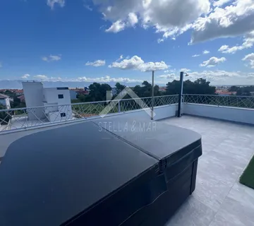 Penthouse sa krovnom terasom - Vir - cover